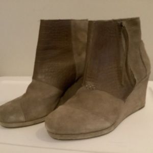 Tom’s Suede Platform Bootie